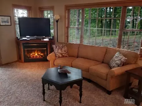 Living - 4837 Buxton, Gladwin, MI 48624 photo 2 of 5