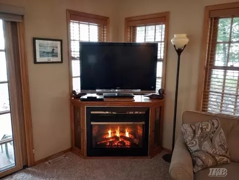 Living - 4837 Buxton, Gladwin, MI 48624 photo 3 of 5