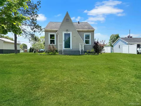 1715 S 22nd, Escanaba, MI 49829
