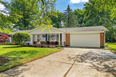 38350 Long, Harrison Township, MI 48045