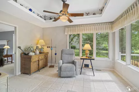 Entry Way - 10735 Secor, Temperance, MI 48182 photo 5 of 10