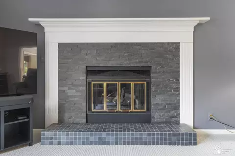 Living - 10735 Secor, Temperance, MI 48182 photo 2 of 3