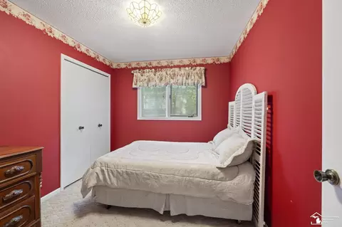 Bedroom - 10735 Secor, Temperance, MI 48182 photo 4 of 5
