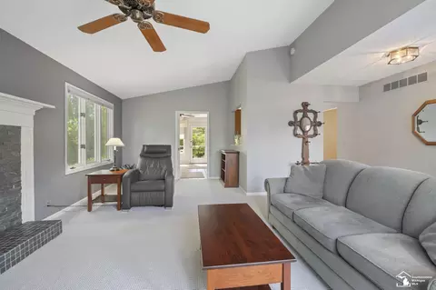 Living - 10735 Secor, Temperance, MI 48182 photo 3 of 3