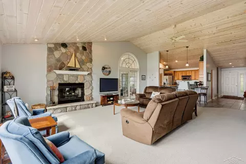 Living - 1108 Cove, Au Gres, MI 48703 photo 6 of 7