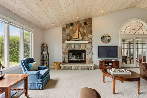 Living - 1108 Cove, Au Gres, MI 48703 photo 3 of 7