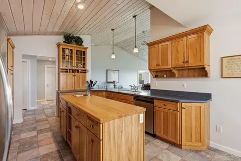 Kitchen - 1108 Cove, Au Gres, MI 48703 photo 2 of 4