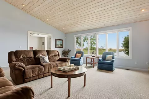 Living - 1108 Cove, Au Gres, MI 48703 photo 5 of 7