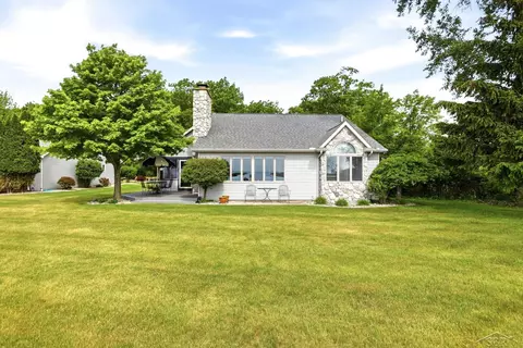 Exterior - 1108 Cove, Au Gres, MI 48703 photo 8 of 10