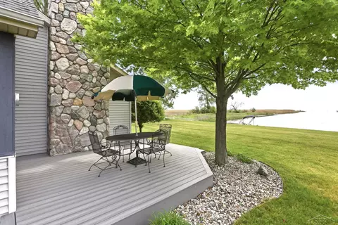 Exterior - 1108 Cove, Au Gres, MI 48703 photo 2 of 10