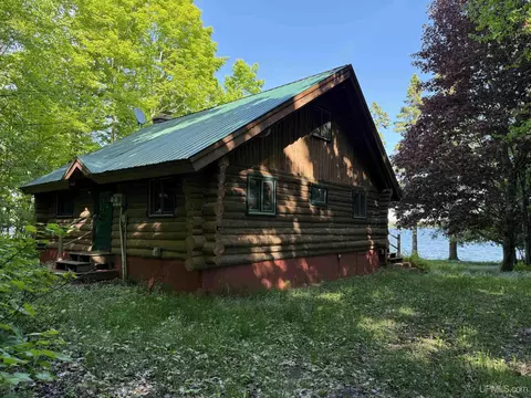 Exterior - 5886 Gratiot Lk, Mohawk, MI 49950 photo 7 of 9