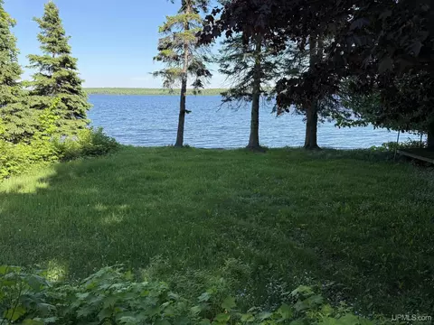 Exterior - 5886 Gratiot Lk, Mohawk, MI 49950 photo 3 of 9