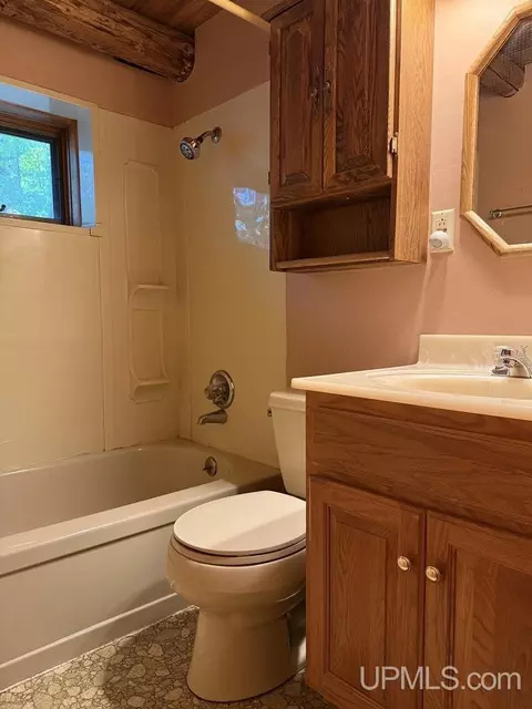 Bath - 5886 Gratiot Lk, Mohawk, MI 49950 photo 1 of 1