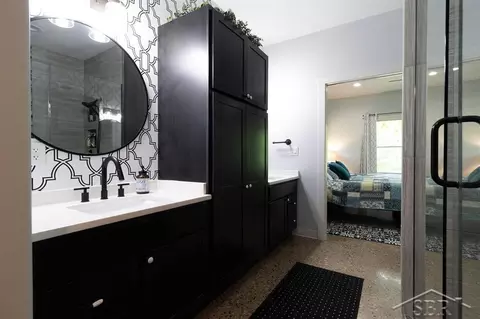 Bath - 319 E Dopp, Midland, MI 48640 photo 1 of 4