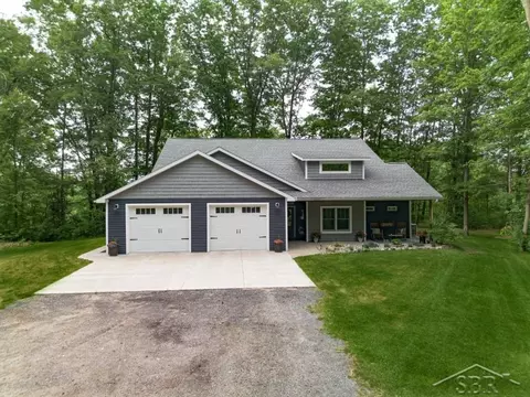319 E Dopp, Midland, MI 48640