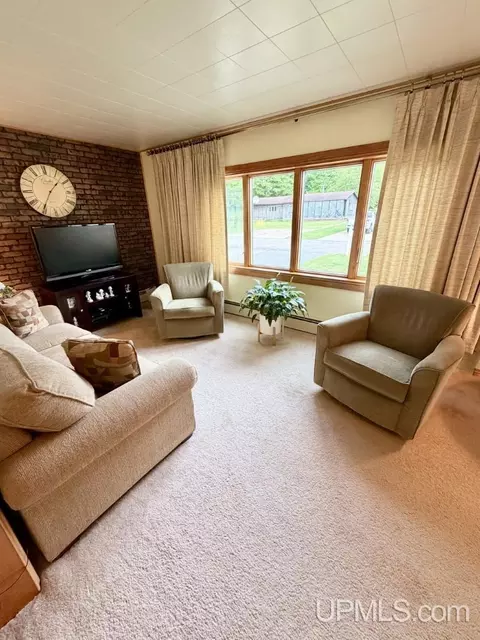 Living - 975 Cottage, Ishpeming, MI 49849 photo 2 of 3