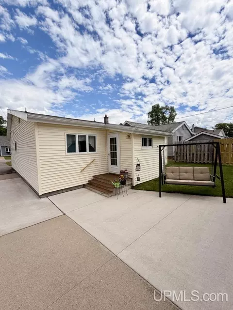 Exterior - 975 Cottage, Ishpeming, MI 49849 photo 2 of 6