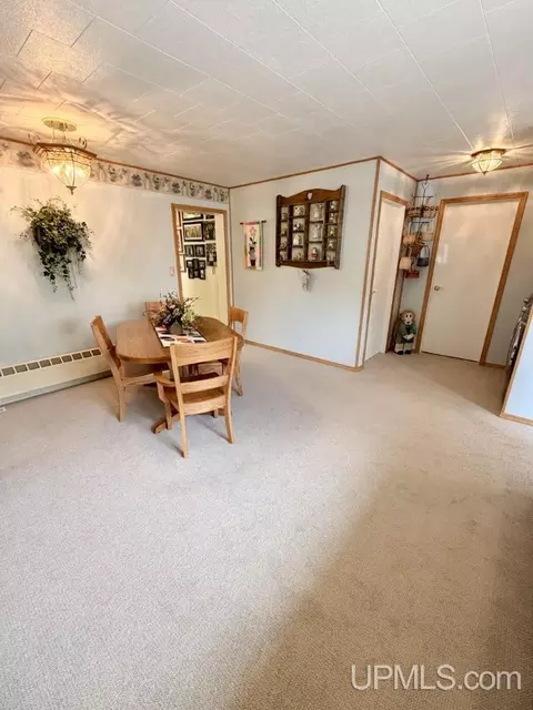 Dining - 975 Cottage, Ishpeming, MI 49849 photo 2 of 3