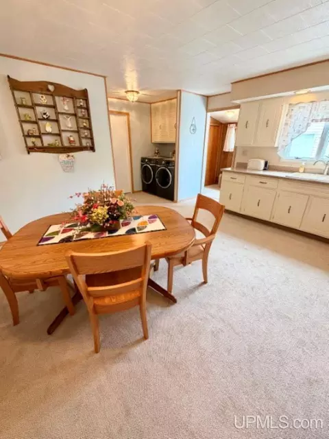 Dining - 975 Cottage, Ishpeming, MI 49849 photo 3 of 3