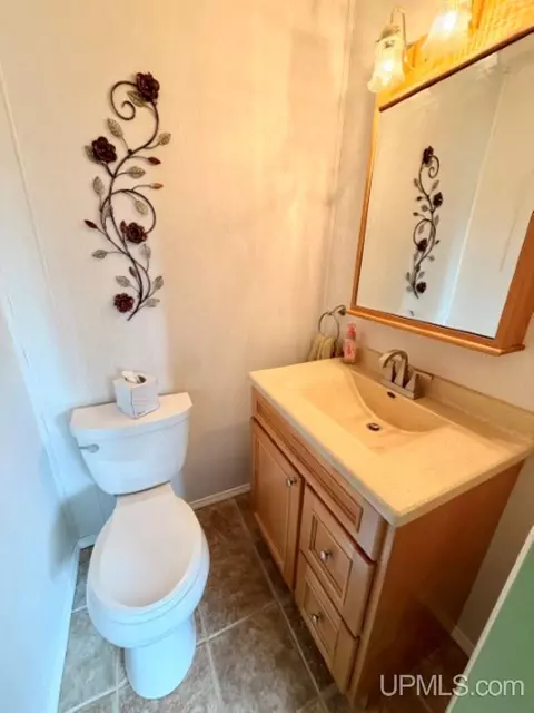 Bath - 975 Cottage, Ishpeming, MI 49849 photo 3 of 3