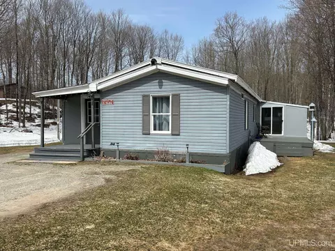 e9686 Miller Road, Munising, MI 49862