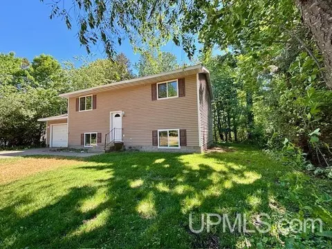 2024 Van Evera, Marquette, MI 49855