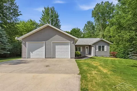 1608 S Tomei, Midland, MI 48640