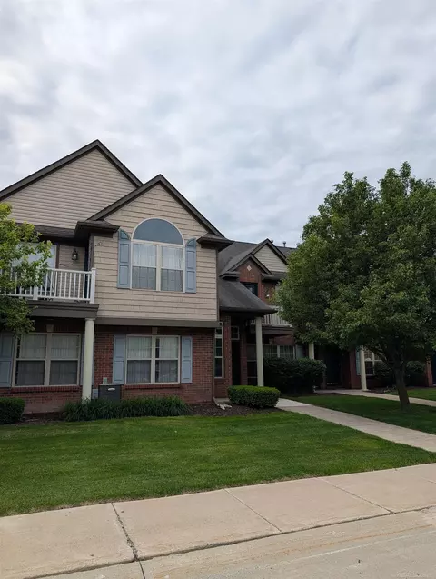 32990 Redstone #103, New Baltimore, MI 48047