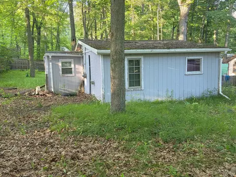 1042 Lake, Harrison, MI 48625