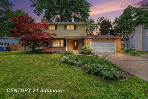 2918 Saint Marys, Midland, MI 48640