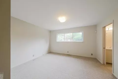 Bedroom - 930 E Cres, Grosse Pointe Woods, MI 48236 photo 2 of 4