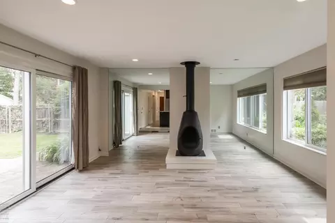 Living - 930 E Cres, Grosse Pointe Woods, MI 48236 photo 5 of 8