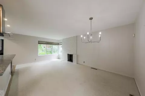 Living - 930 E Cres, Grosse Pointe Woods, MI 48236 photo 8 of 8