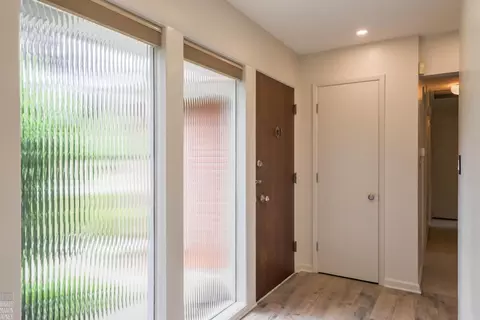 Entry Way - 930 E Cres, Grosse Pointe Woods, MI 48236 photo 2 of 2