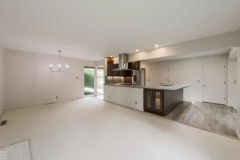 Living - 930 E Cres, Grosse Pointe Woods, MI 48236 photo 3 of 8