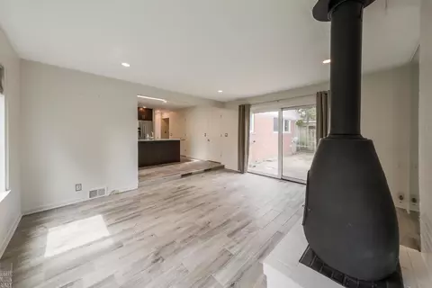 Living - 930 E Cres, Grosse Pointe Woods, MI 48236 photo 7 of 8