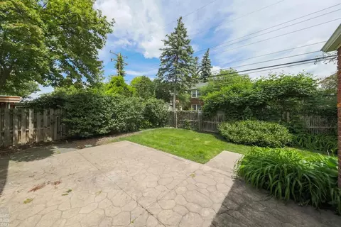 Exterior - 930 E Cres, Grosse Pointe Woods, MI 48236 photo 3 of 7