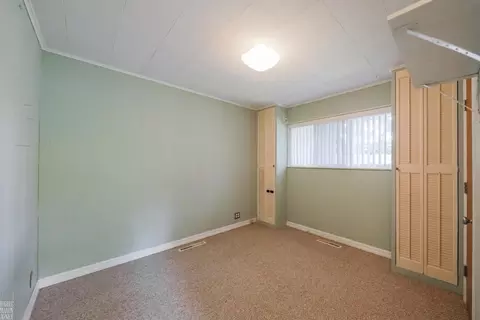 Bedroom - 930 E Cres, Grosse Pointe Woods, MI 48236 photo 4 of 4