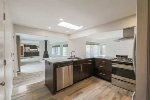Kitchen - 930 E Cres, Grosse Pointe Woods, MI 48236 photo 1 of 8