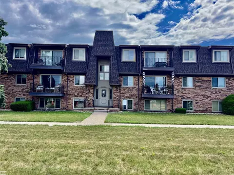 532 Riviera #177, Saint Clair Shores, MI 48080