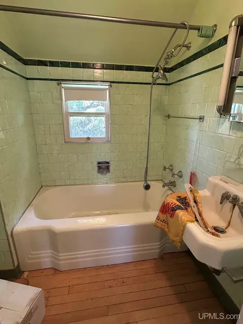 Bath - 237 E Pne, Ironwood, MI 49938 photo 1 of 1