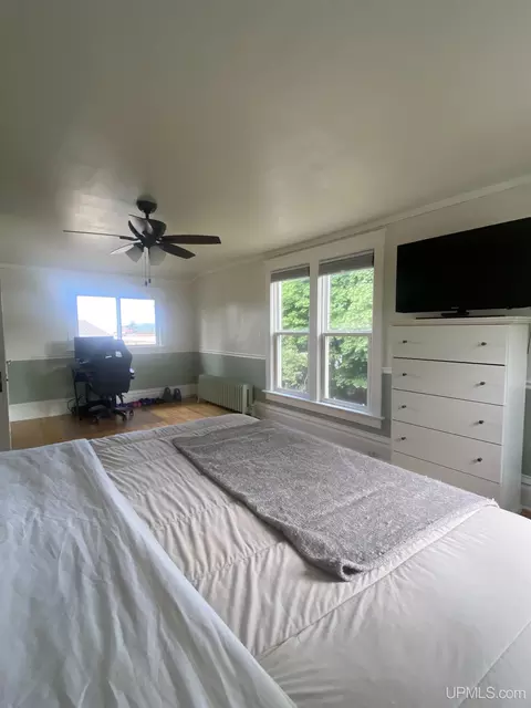 Bedroom - 223 Lynn, Munising, MI 49862 photo 3 of 4