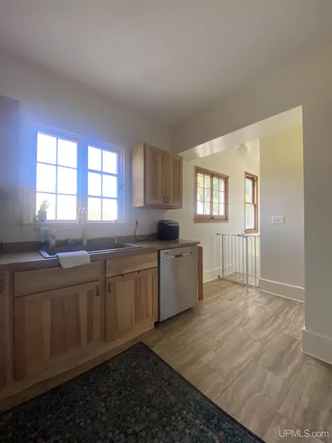 Kitchen - 223 Lynn, Munising, MI 49862 photo 2 of 2