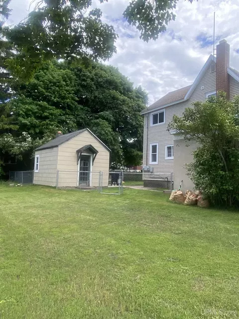 Exterior - 223 Lynn, Munising, MI 49862 photo 1 of 5