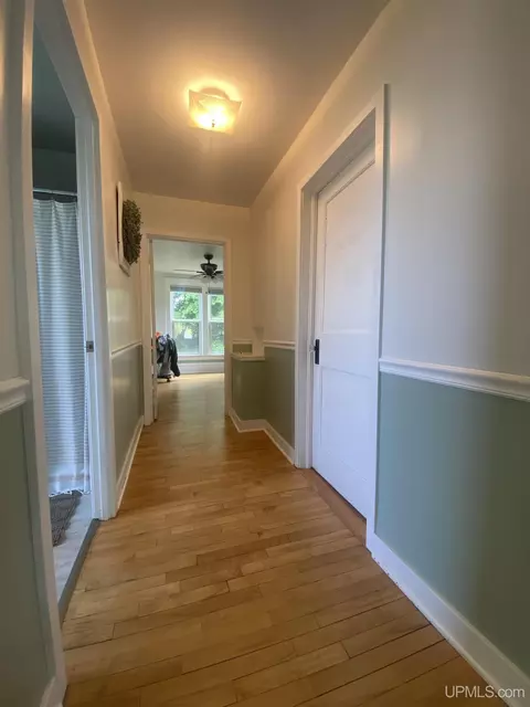 Entry Way - 223 Lynn, Munising, MI 49862 photo 3 of 3
