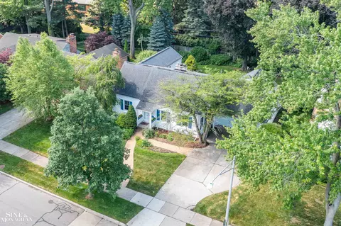View/Area - 83 Hawthorne, Grosse Pointe Shores, MI 48236 photo 1 of 3