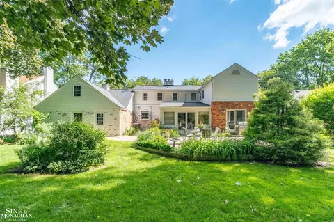 Exterior - 83 Hawthorne, Grosse Pointe Shores, MI 48236 photo 7 of 9