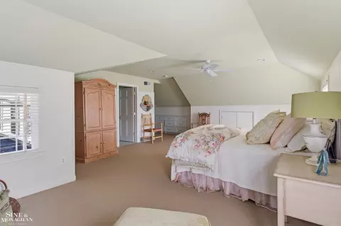 Bedroom - 83 Hawthorne, Grosse Pointe Shores, MI 48236 photo 5 of 8