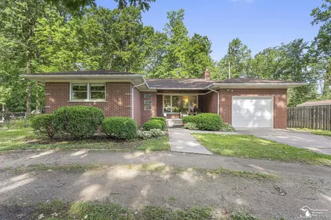 16022 Kennebec, Southgate, MI 48195
