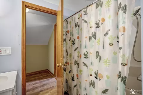 Bath - 3092 W Temperance, Temperance, MI 48182 photo 5 of 5